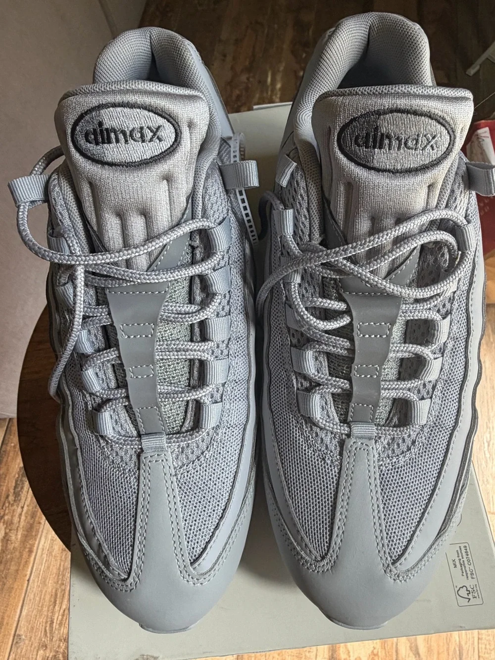 Nike Grey Air Max Low-Top Sneakers Size 9 new